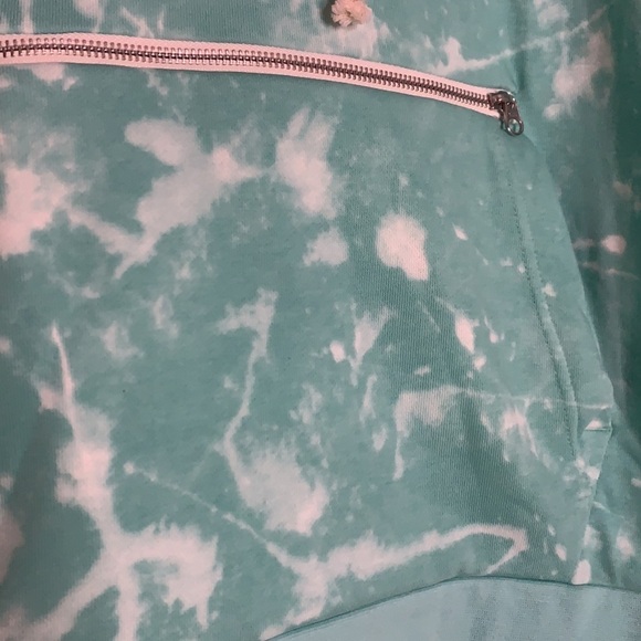 Nike Revolution Standard Issue Mint Tie-dye Seasonal PO Hoody large new w tags - Picture 7 of 10